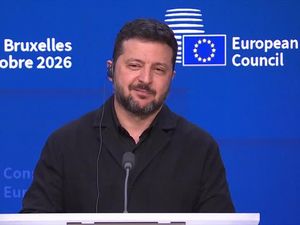 Video Senyum Kecut Zelensky saat Ditanya Apakah Ia Kambing Hitam Trump