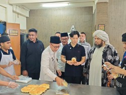 Keliling Lapas Narkotika Jakarta, Ustaz Derry Sulaiman-Willy Salim Sapa Para Napi