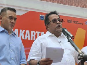 Rano Karno Minta Warga Tak Panik usai Asap Karhutla Terdeteksi di Jakarta
