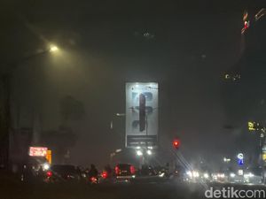 Asap Kembali Selimuti Palembang Malam Ini, Udara Level Sangat Tidak Sehat