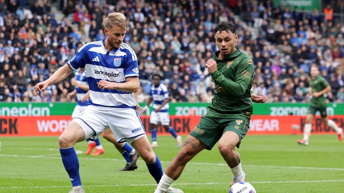 Dean James di laga PEC Zwolle vs Go Ahead Eagles. (Foto: Getty Images/Soccrates Images)