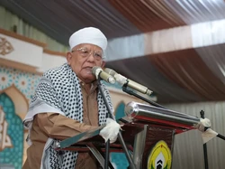 Profil KH Syukron Mamun, Sang Singa Podium yang Tutup Usia