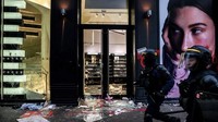 Demo Terkait Biaya Hidup di Paris Diwarnai Aksi Penjarahan Toko Brand Mewah