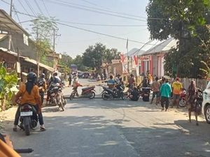 Babinsa Sakuru Tetap Dimutasi meski Warga Bima Blokir Jalan