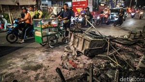 Tawuran Manggarai Sisakan Kerugian, Lapak Pedagang Rusak dan Barang Hilang