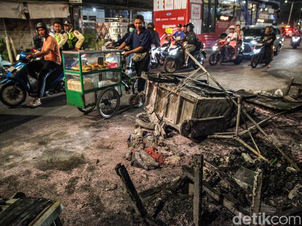 Tawuran Manggarai Sisakan Kerugian, Lapak Pedagang Rusak dan Barang Hilang