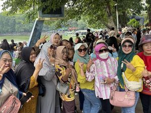 Animo Warga Satu RT Datang ke Festival Perahu di Jakut Sampai Sewa Angkot