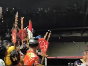 Warga Gelar Ritual Cari Bocah Hilang di Kanal Sinrijala Makassar