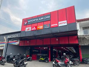 Nunggu Motor Diservis di Bengkel Umum Nggak Harus Kepanasan