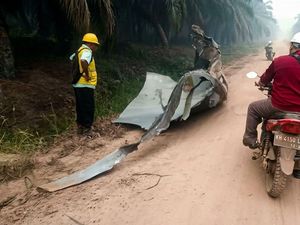 Logam Misterius di Kebun Sawit Kotim Ternyata Puing Roket China