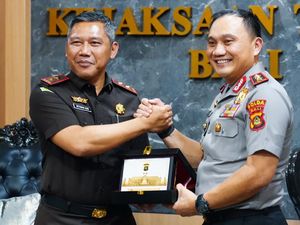 Kapolda Bali Irjen Pasma Royce Perkuat Sinergi Penegakan Hukum dengan Kejati