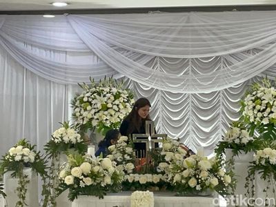Duka Marsha Aruan Ditinggal Ibunda Selamanya