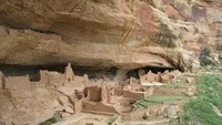Tersembunyi di Ceruk Tebing, Desa Kuno Ini Punya Rumah hingga Menara