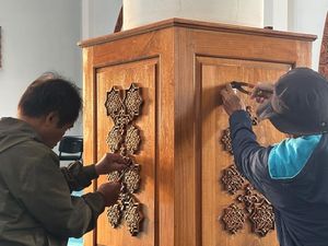 Tiga Pengukir Jepara ke Sarajevo, Rawat Warisan Ukiran Era Habibie