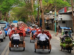 100 Becak Listrik Bantuan Prabowo Mengaspal di Sukabumi