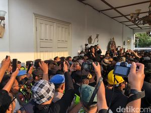 Aksi Mahasiswa Sampaikan Aspirasi di DPRD DIY Sempat Memanas