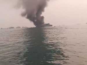 Kronologi KMP Batumandi Terbakar Saat Mau Sandar di Pelabuhan Merak