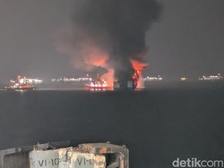 8 Fakta Kapal Feri di Pelabuhan Merak Dilalap Api