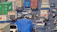 Lalin di Ancol Jakut Macet Imbas Kecelakaan Mobil hingga Ringsek