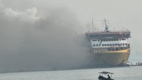 KMP Batumandi Terbakar, Penumpang Selamatkan Diri ke Anjungan-Geladak Kapal