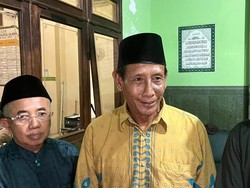 Kepsek MI Dianiaya Oknum TNI gegara Kaus Kaki, Dandim Lamongan Minta Maaf