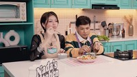 Heboh! Nada Masak Bareng Jirayut, Sajikan Somtam Autentik