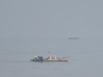 Kabut Asap Halangi Nelayan Melaut