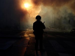 Demo Rusuh di Prancis, Jam Malam Diberlakukan Lebih Luas