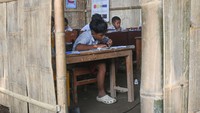 Tenda Darurat Panas dan Berdebu, Jam Belajar Siswa di Nagekeo Dipangkas