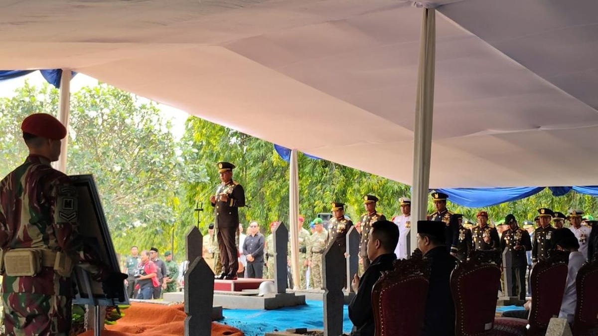 Penghormatan Terakhir Panglima TNI dan Kapolri untuk Almarhum Subagyo HS