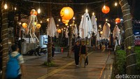 Dekorasi Halloween Hiasi Trotoar Jakarta Pusat