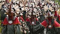 Ratusan Penari Dayak Bahau Meriahkan Festival Hudoq Pekayang 2026