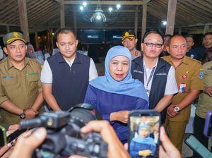 Khofifah Tinjau Karhutla Tahura R Soerjo, Pastikan Suplai Air Bersih Warga