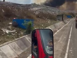 TPA Supiturang Malang Terbakar Hebat, Asap Hitam Membubung Tinggi