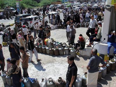 Krisis Gas di Taiz Yaman Memaksa Warga Antre Berjam-jam