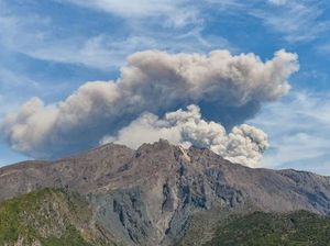 Saat Jepang Diselimuti Abu: Gempa Bumi Dahsyat dan Tsunami Besar