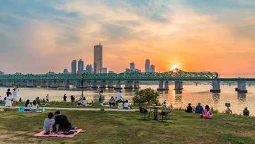 Hoe-cnic, Tren Piknik Sashimi di Tepi Sungai Han Seoul yang Sedang Viral