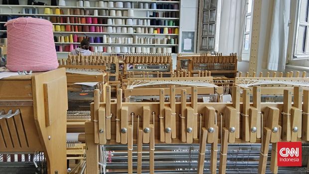 Sekolah Seni dan Desain Ecole Duperre Paris Sekolah seni dan desain École Duperré Paris merupakan sekolah negeri di bawah Kementerian Pendidikan Prancis dan pemerintah kota Paris. Beberapa desainer lulusan sekolah ini sempat memamerkan karya mereka di panggung JF3 Fashion Festival di Mall Kelapa Gading, Jakarta Utara.