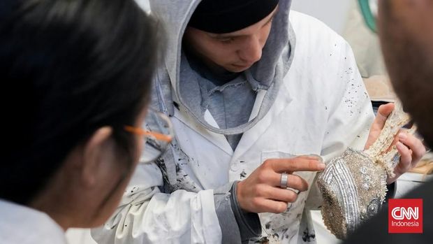 Sekolah Seni dan Desain Ecole Duperre Paris Sekolah seni dan desain École Duperré Paris merupakan sekolah negeri di bawah Kementerian Pendidikan Prancis dan pemerintah kota Paris. Beberapa desainer lulusan sekolah ini sempat memamerkan karya mereka di panggung JF3 Fashion Festival di Mall Kelapa Gading, Jakarta Utara.