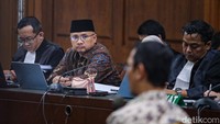 Sidang Kasus Dugaan Korupsi Kuota Haji, Jaksa Hadirkan Ahli Hukum UGM