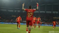 Persija Tekuk Arema FC 5-1 dan Rebut Puncak Klasemen