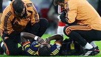 Momen Apes Bukayo Saka, Meliuk-liuk Kemudian Ambruk Cedera