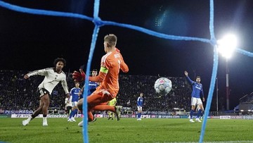 Fabregas Menyesal Minta Como Turunkan Tempo Usai Ungguli MU 4-0