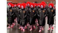 Meme Como Hancurkan 'Badut Merah' MU 4-1 di Liga Champions