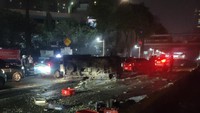 Detik-detik Mobilio Ngebut Hantam Pikap di Jaksel hingga Jatuh Korban Jiwa