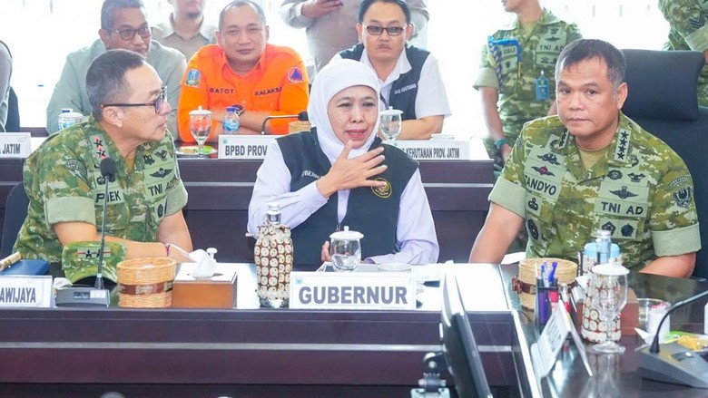 Khofifah-Kepala BNPB Gelar Rakor Penanganan Karhutla di Jatim, Ini Fokusnya