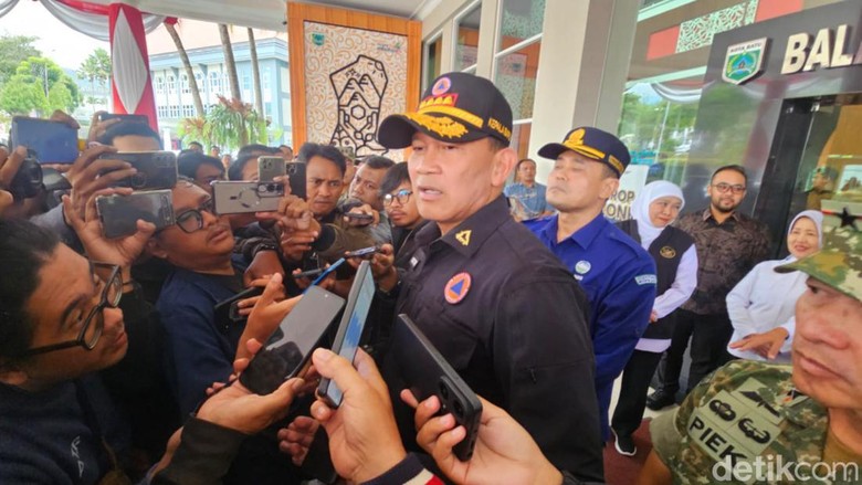 BNPB Siapkan OMC-Helikopter Water Bombing untuk Padamkan Karhutla di Jatim