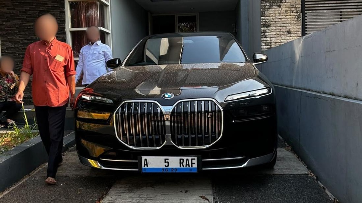 KPK Segera Panggil Suami Fadia Arafiq Usai Sita Mobil BMW Terkait TPPU