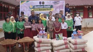 Lapas Sibolga dan Ibu-ibu Ajak Napi Bakti Sosial di SDN Hutanabolon - Infolitik