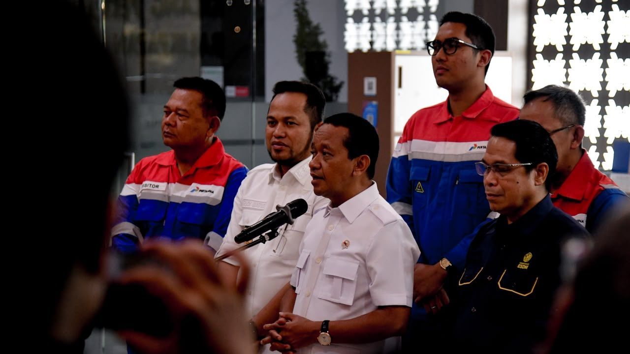 Menteri ESDM, Bahlil Lahadalia saat meninjau Kilang Balikpapan Menteri ESDM, Bahlil Lahadalia saat meninjau Kilang Balikpapan